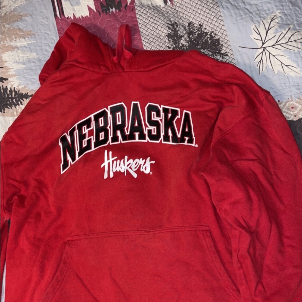 HUSKER SWEATSHIRT